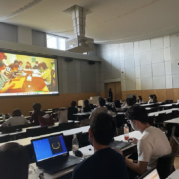 ソーシャルディスタンスで開催。