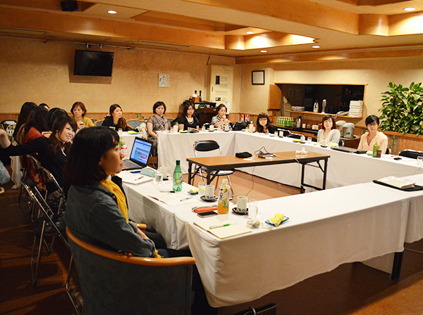 1泊2日の研修。前期Qの反省や今後の方針を発表。