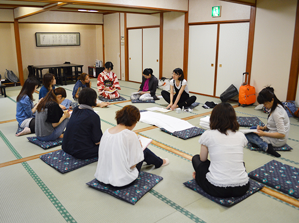 翌日は院長の美容鍼教室。